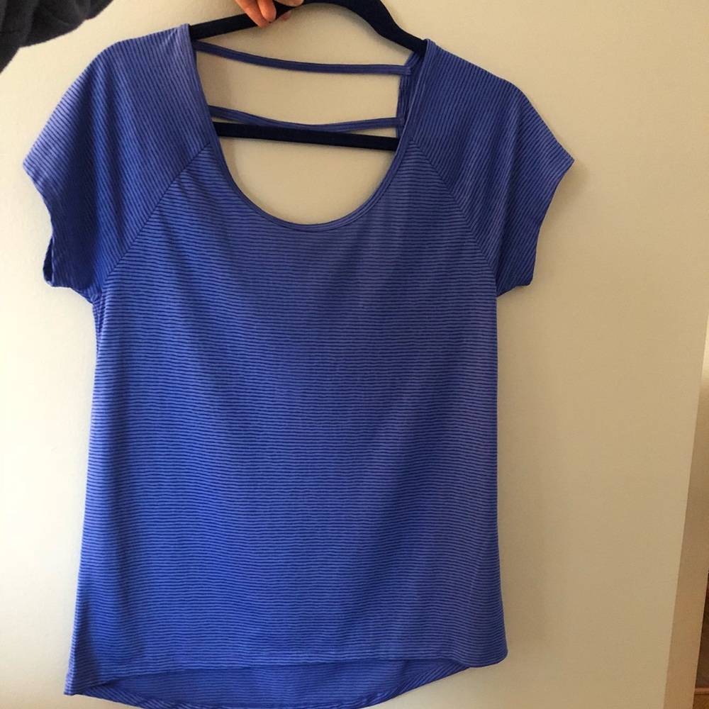 Lightweight athletic top NWOT